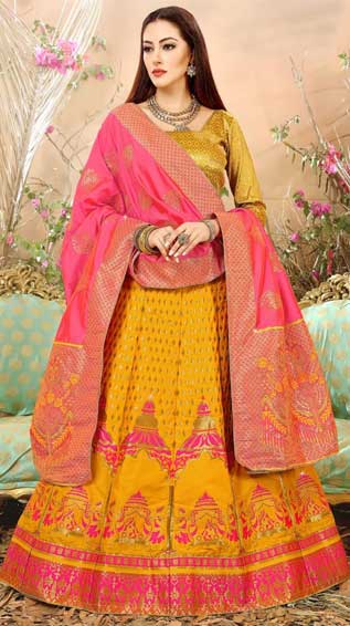 Banarasi Flared Lehenga & Contrast Dupatta