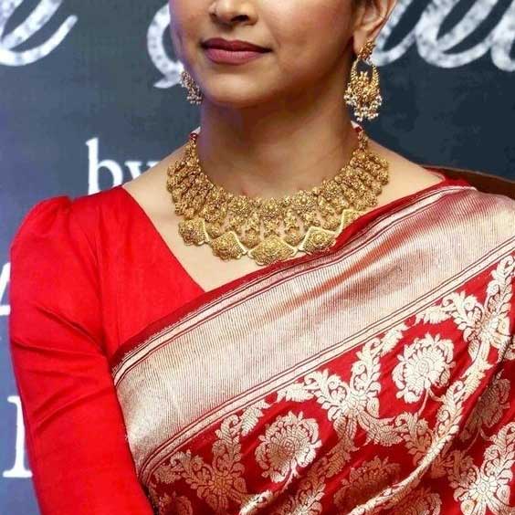 চোকার নেকলেস 