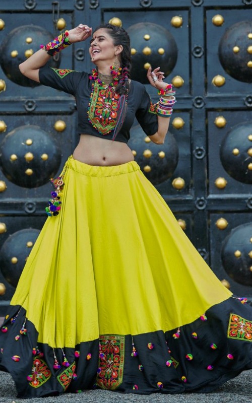 Black & Green Colour Gujrati Chaniya Choli