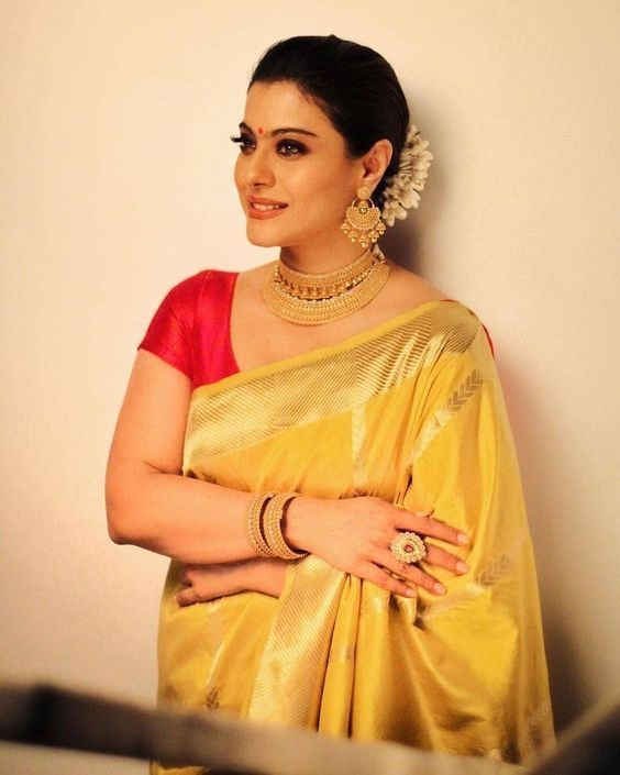 কাজলের মত সিম্পল লুকে সাজুন