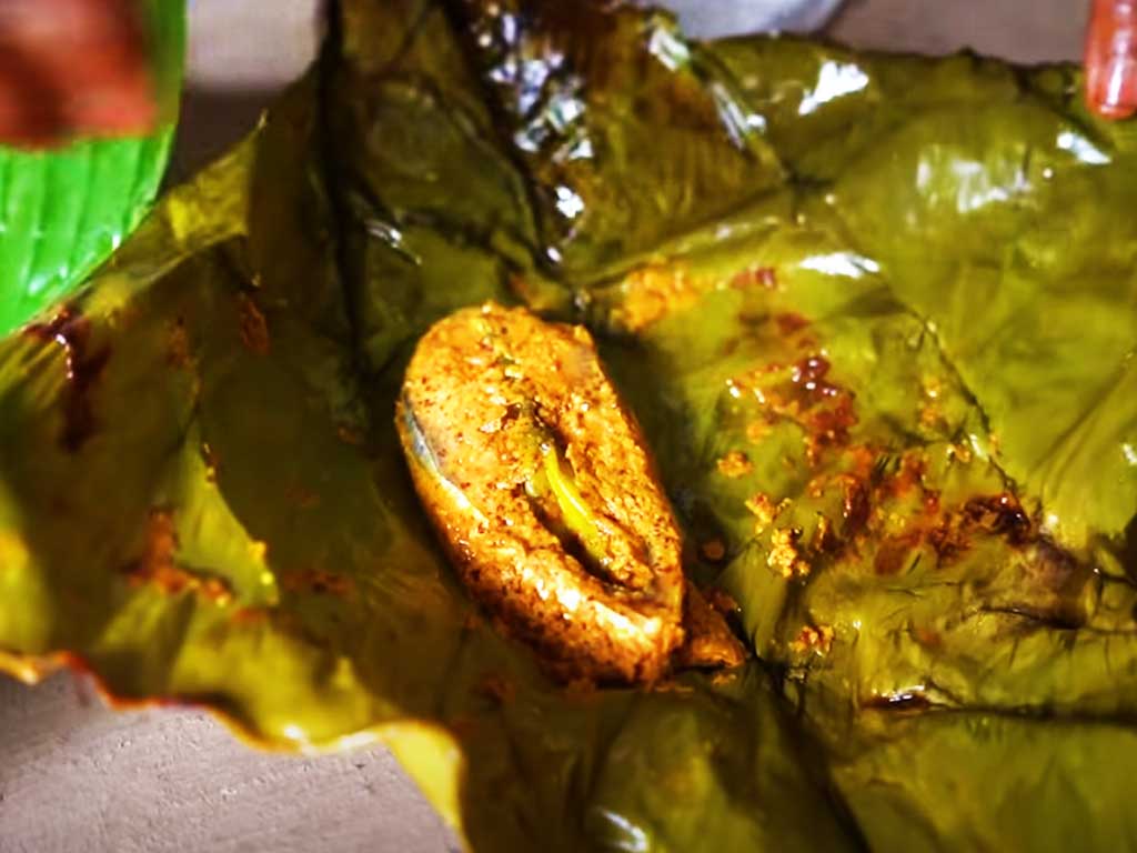 ইলিশ পাতুরি