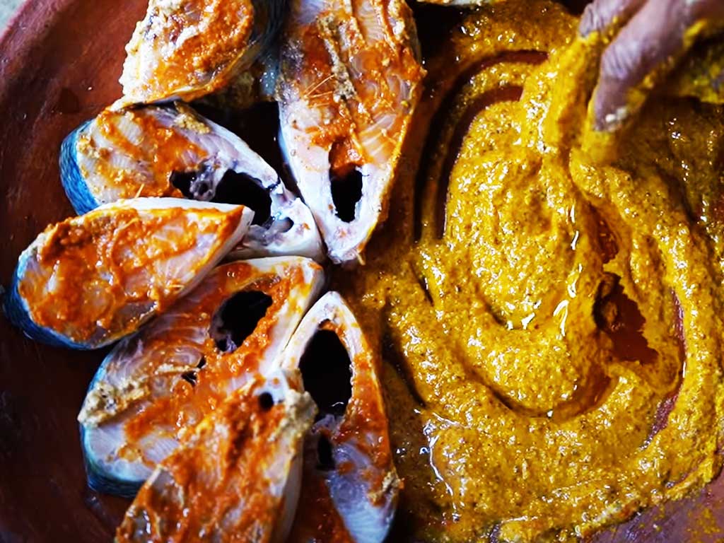 ম্যারিনেট করা ইলিশ মাছ