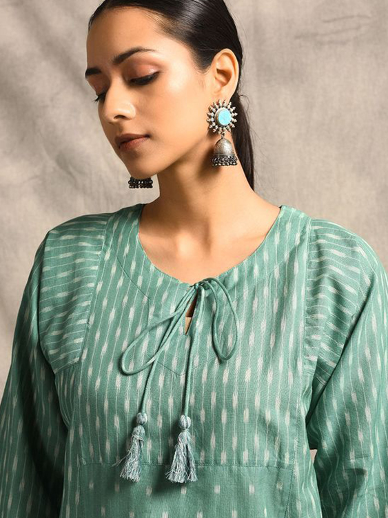 গোলাকার দড়ি বাঁধা নেক কুর্তি ডিজাইন