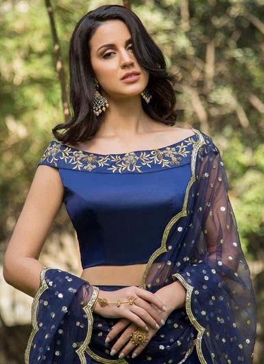 Boat Neck Sleeveless Blouse Design