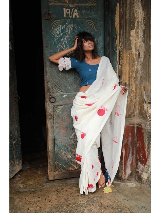 Round Neck Retro Style Blouse Design 