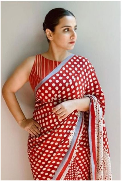 vidya balan in red print saree