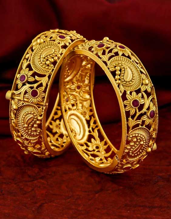 Paisley Pattern Broad Bangle Design