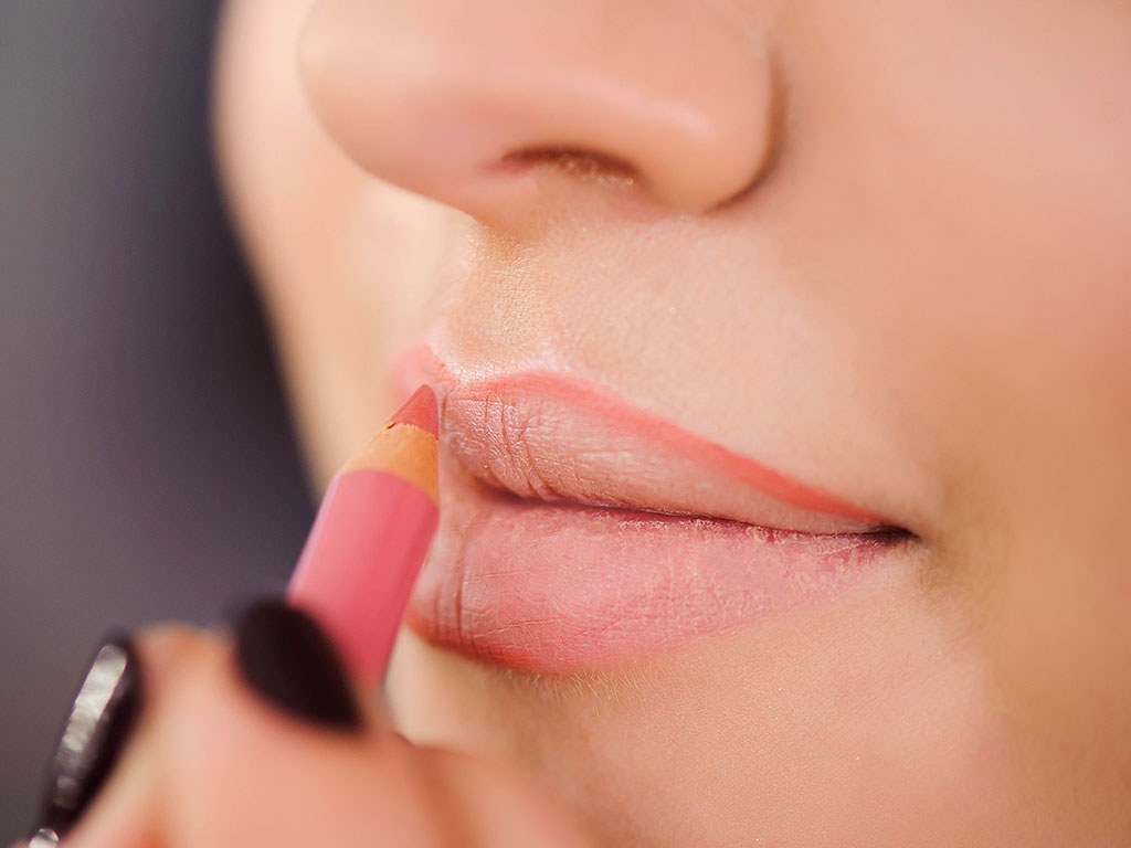 lip liner use