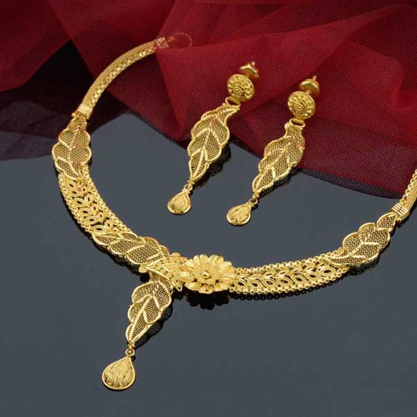 Jaal Design Gold Necklace Set