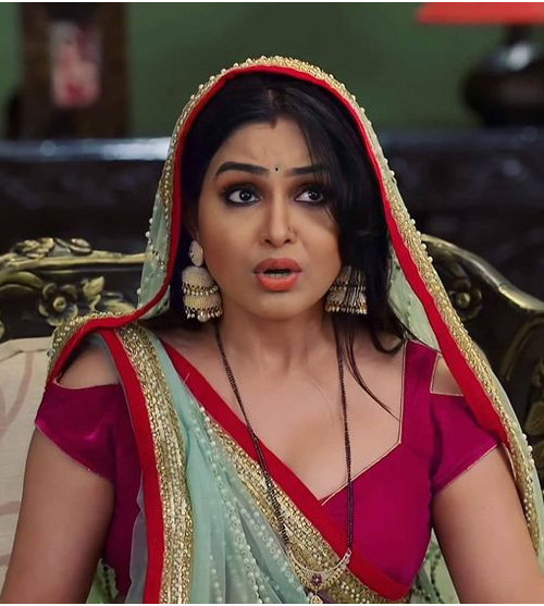 Shubhangi Atre In Cold Shoulder Blouse