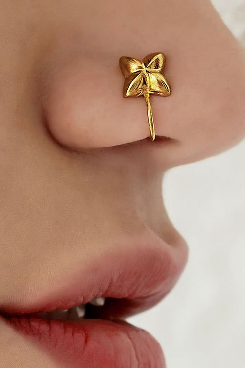  Pretty Flower Nose Pin