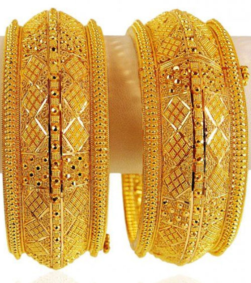 Broad Shape Gold Bangles