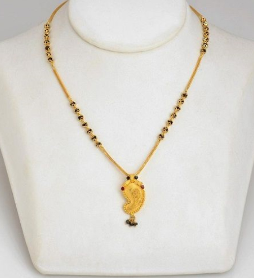 Paisley Pattern Pendant Gold Mangalstura