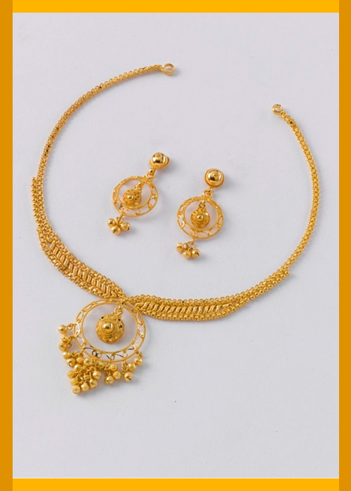 Circular Pendant Gold Half Set