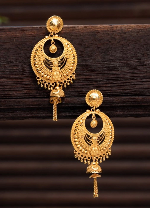 Round Gold Polished Chandbali Earrings