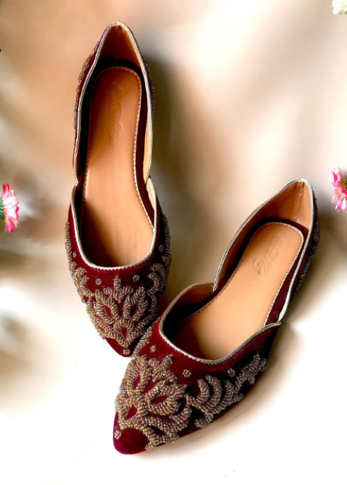 Maroon Jutti