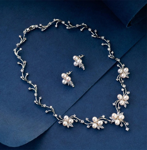 Crystal And Pearl Necklace With Stud Earrings