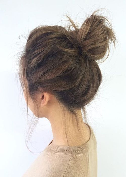 messy bun hair style