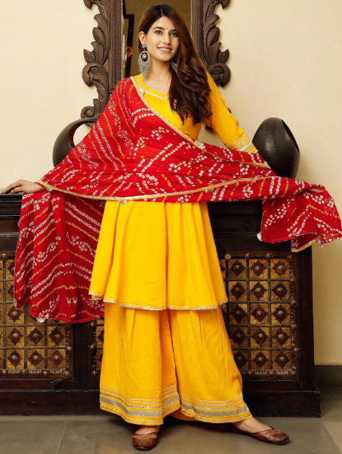 Yellow Kurta With Red Bandhani Dupatta