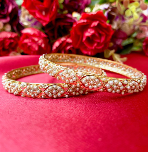 Jadau Pearl Bangle