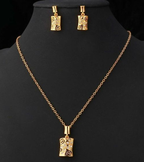 Rectangle Gold Pendant Design