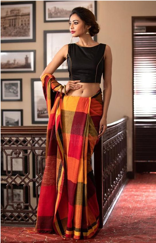 High Neck Sleeveless Blouse With Cotton Saree Show Blouse