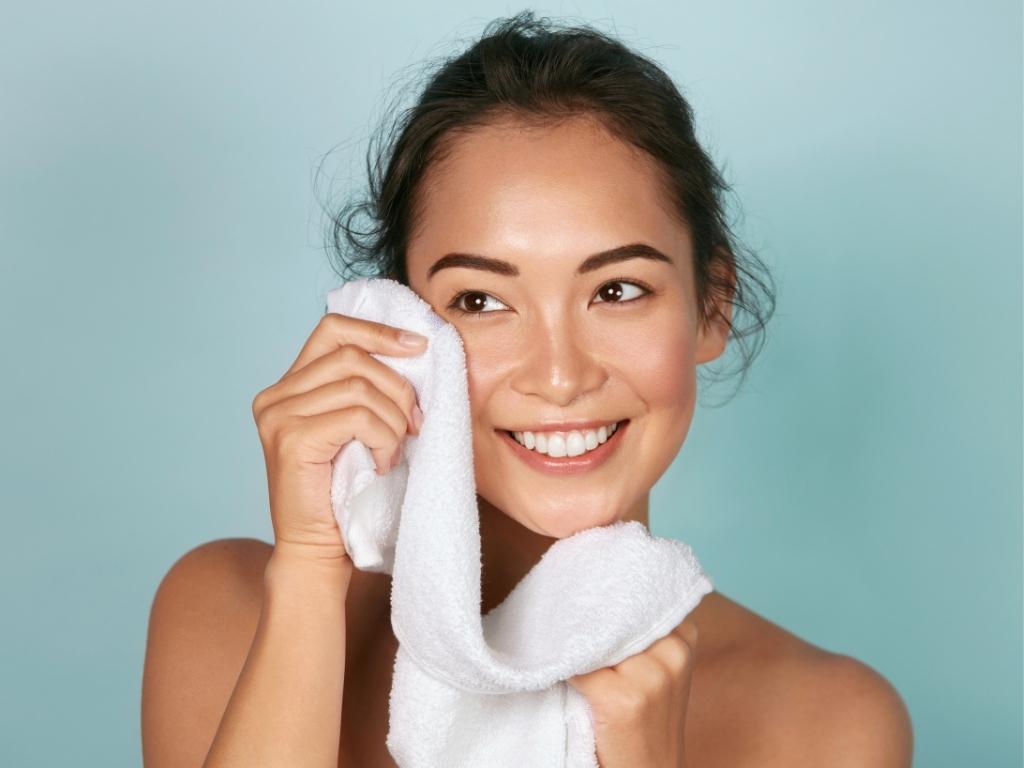 woman use towel