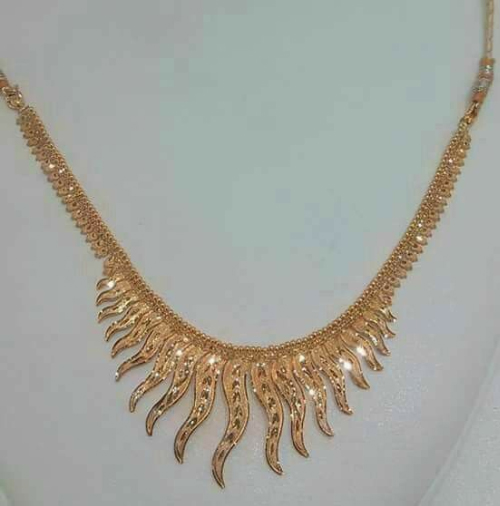 Crescent Shape 10 Gram Gold Necklace