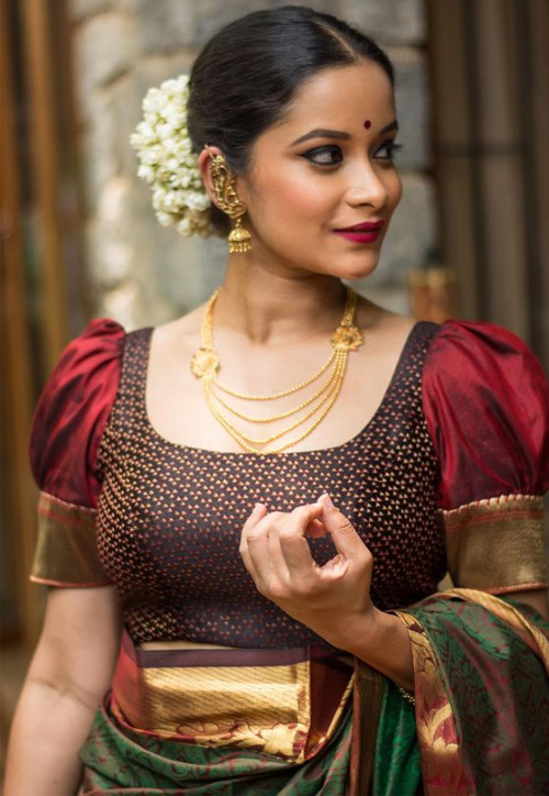 Brown And Maroon Puff Sleeves Blouse Design