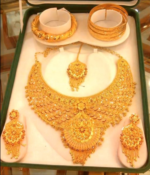 Jadau Bridal Jewellery Set