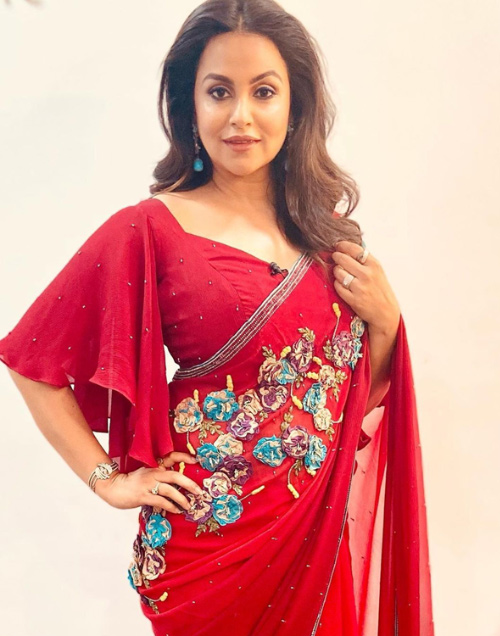 Bell Sleeves For Red Blouse