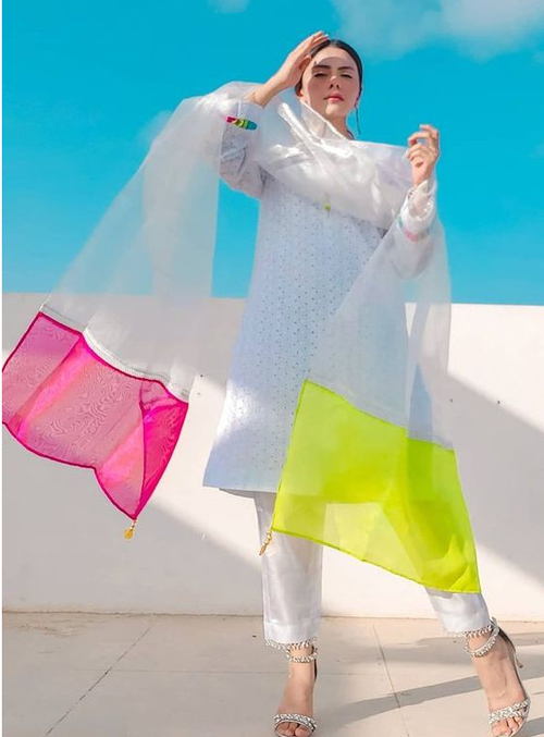 White Kurti And Colorful Dupatta