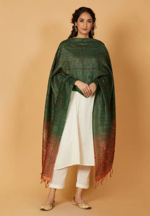 White Kurti And Green Dupatta