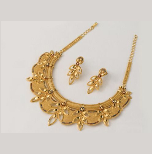 Broad Gold Necklace Design