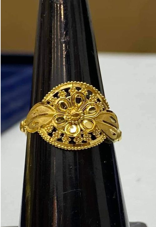 Broad Shape Gold Ring