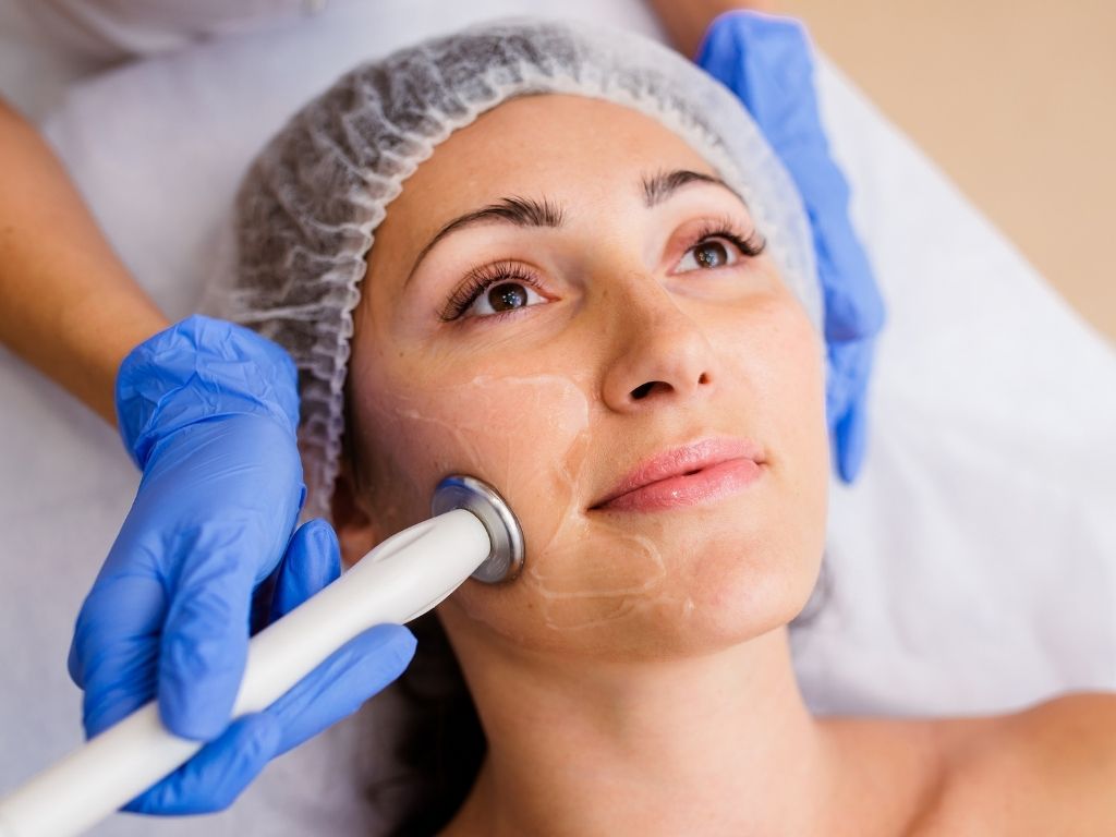 Hydra Facial