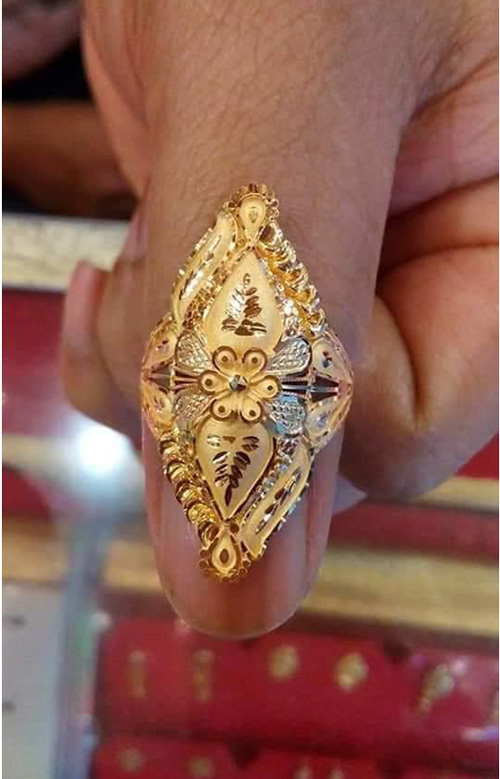 Long Leaf Shape Gold Ring