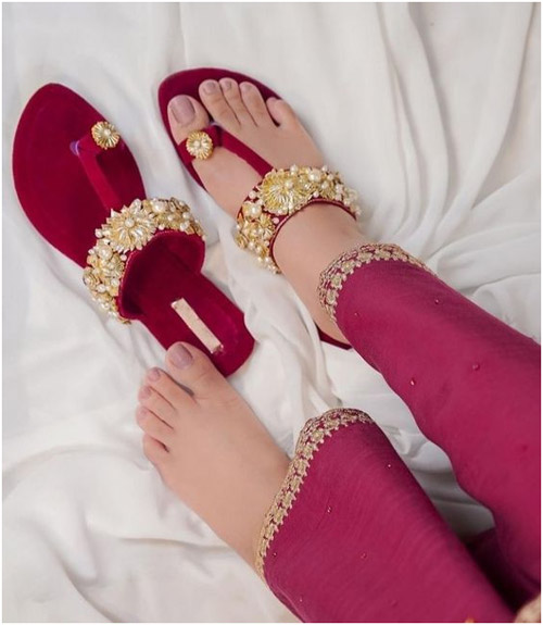 Single Toe Sandal