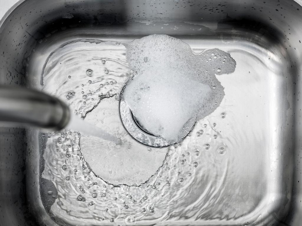 kitchen sink clean