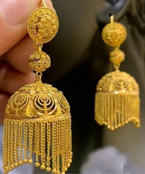 9 Gold Jhumka With Latkan 