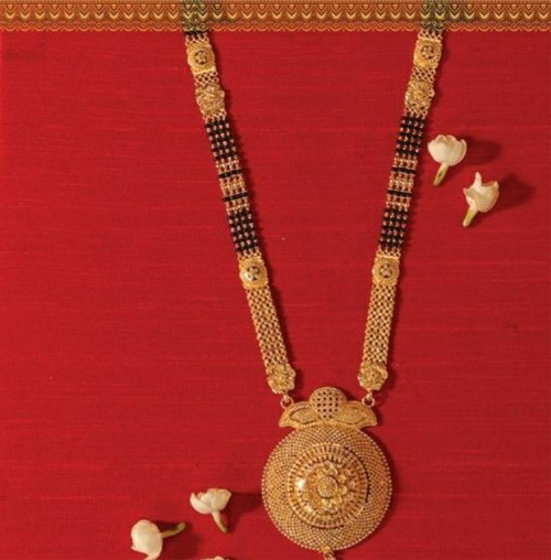 Circular Pendant Gold Black Bead Mangalsutra