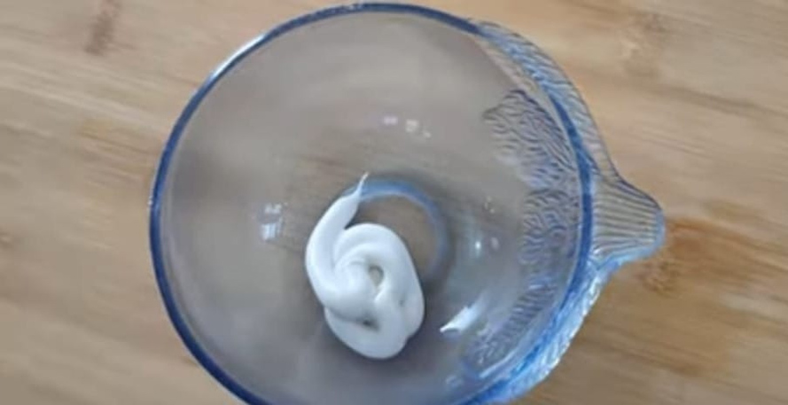 tooth paste in bowl