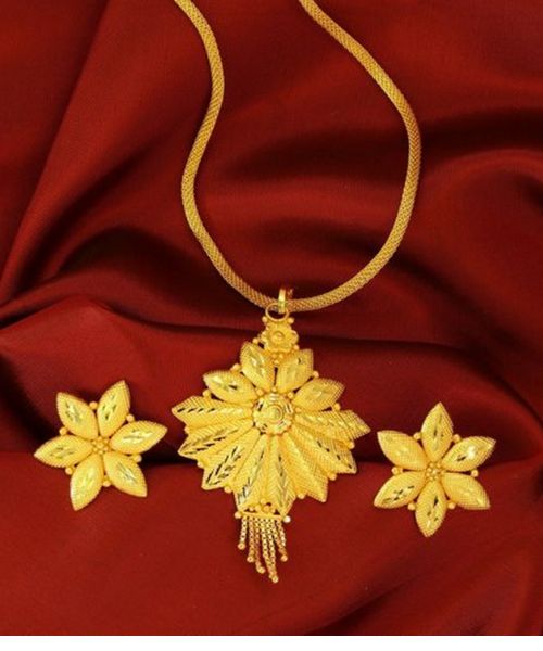 Floral Design Gold Pendant