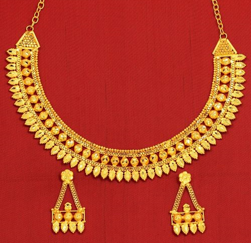  Round Gold Necklace