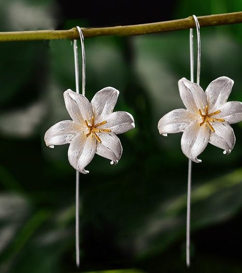 Silver Floral Sui Dhaga Earrings