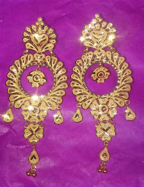 Gold Chandbali Earrings