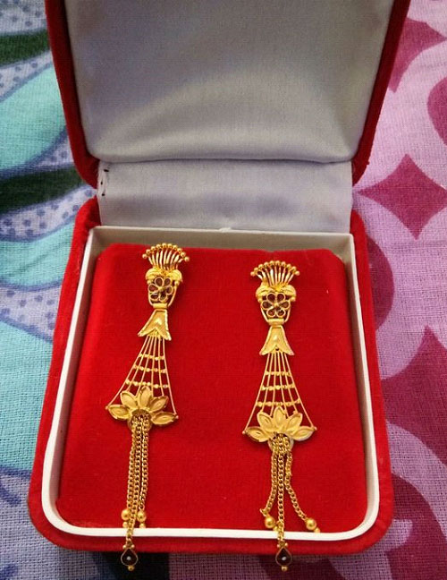 Latkan Gold Earrings